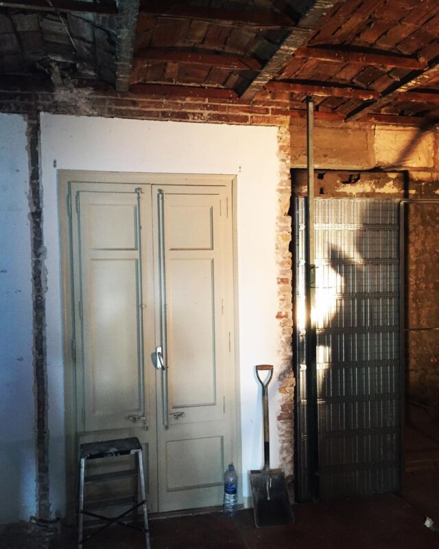 #hitchcock estaba en la obra... o #marshmallowman ?????
•
•
•
#sostenible_sl #pisosdeensueño #barcelona #obrasyreformas